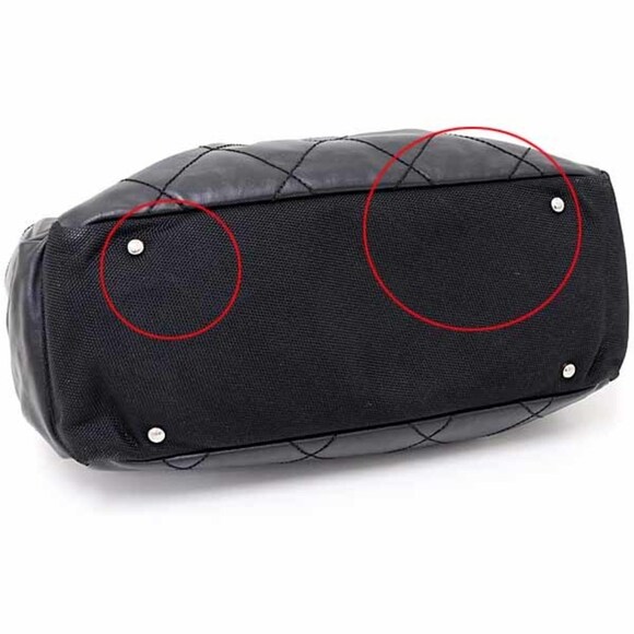 CHANEL Black Shoulder Bag - Picture 4 of 6